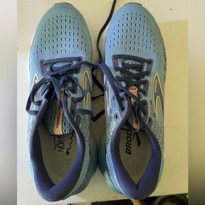 Women’s Brooks glycerin running shoes